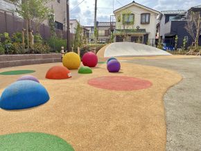 新エリアの遊具の画像