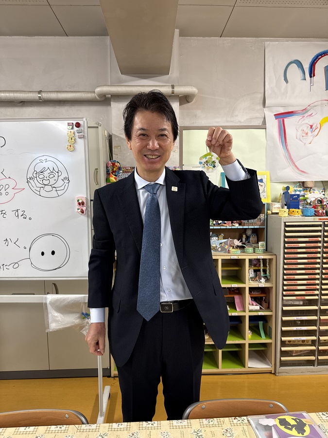 視察をする区長