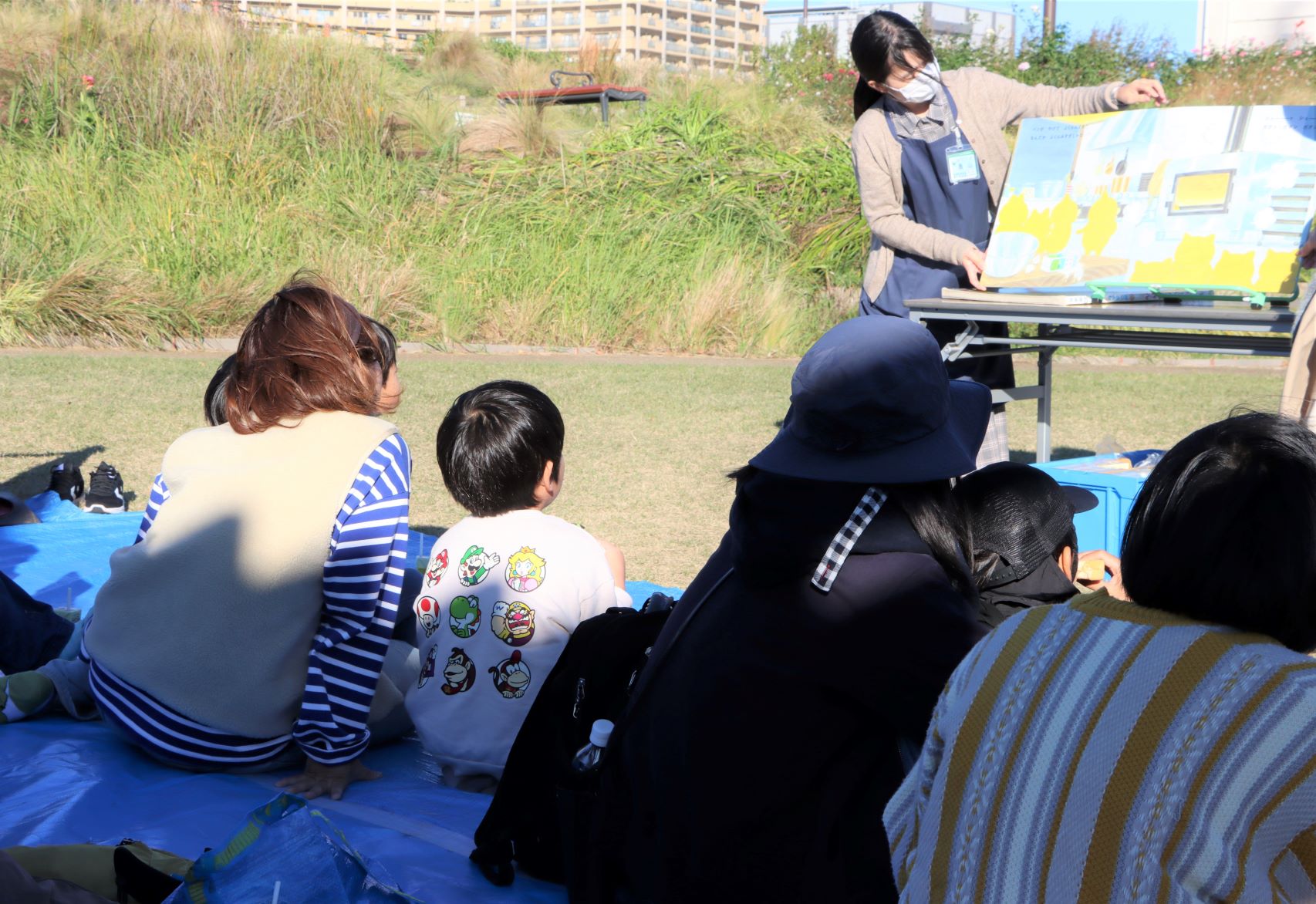 読み聞かせの様子①