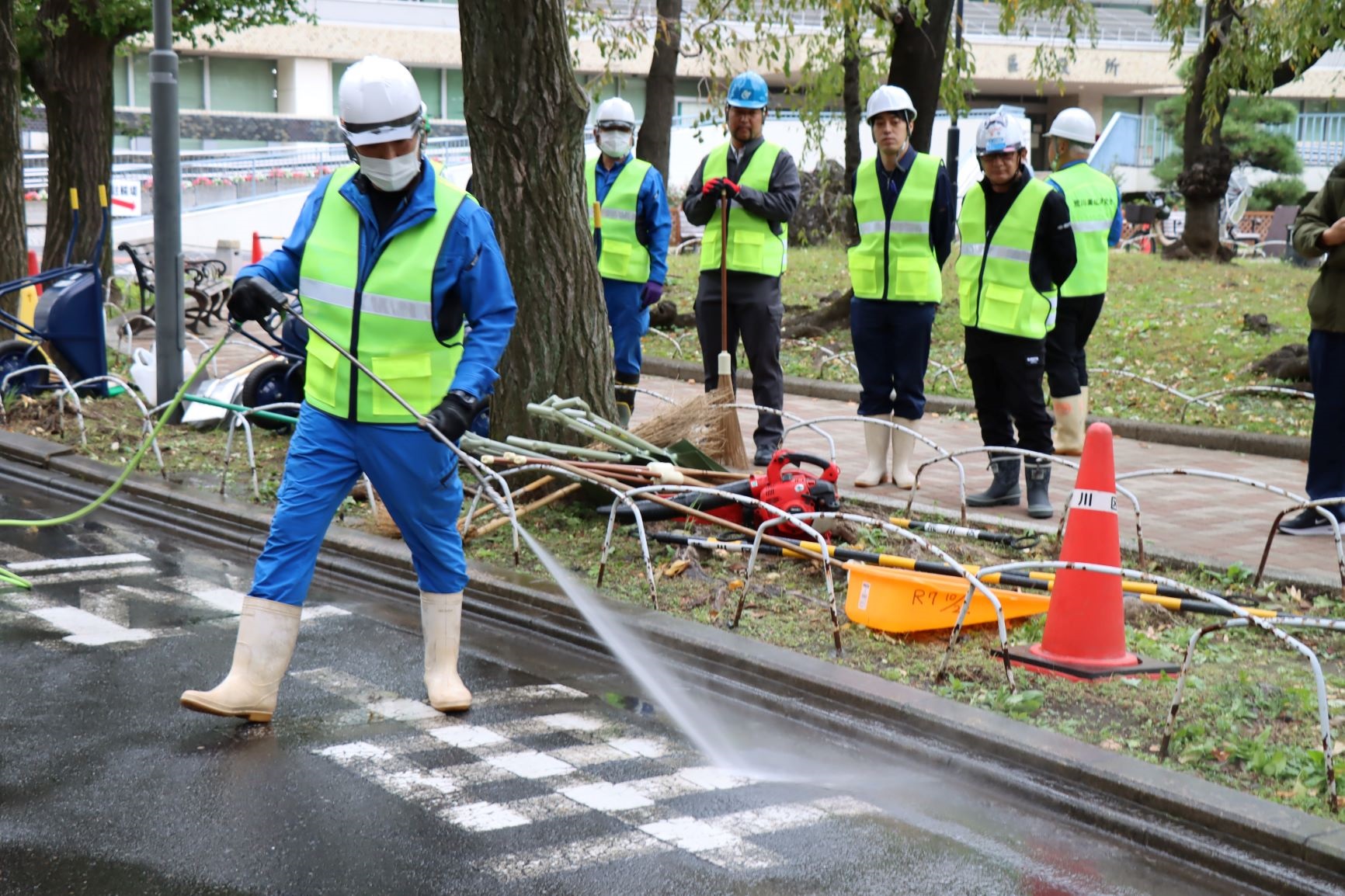 高圧洗浄による道路の清掃