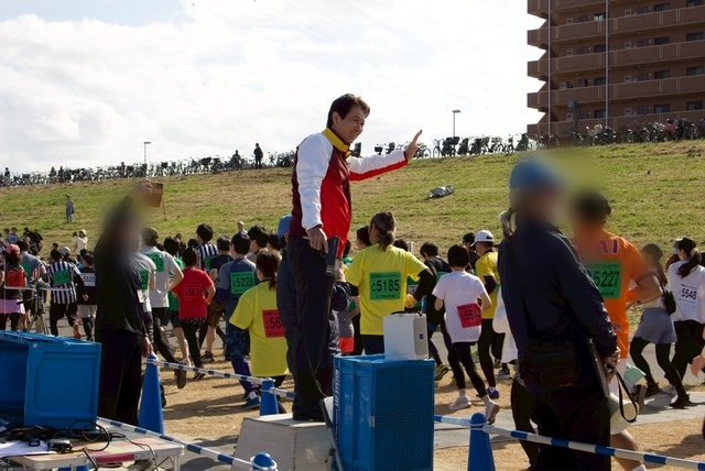 リバーサイドマラソンに参加する区長