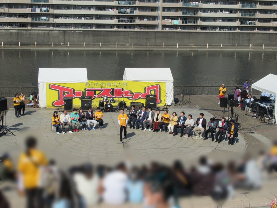 挨拶をする区長