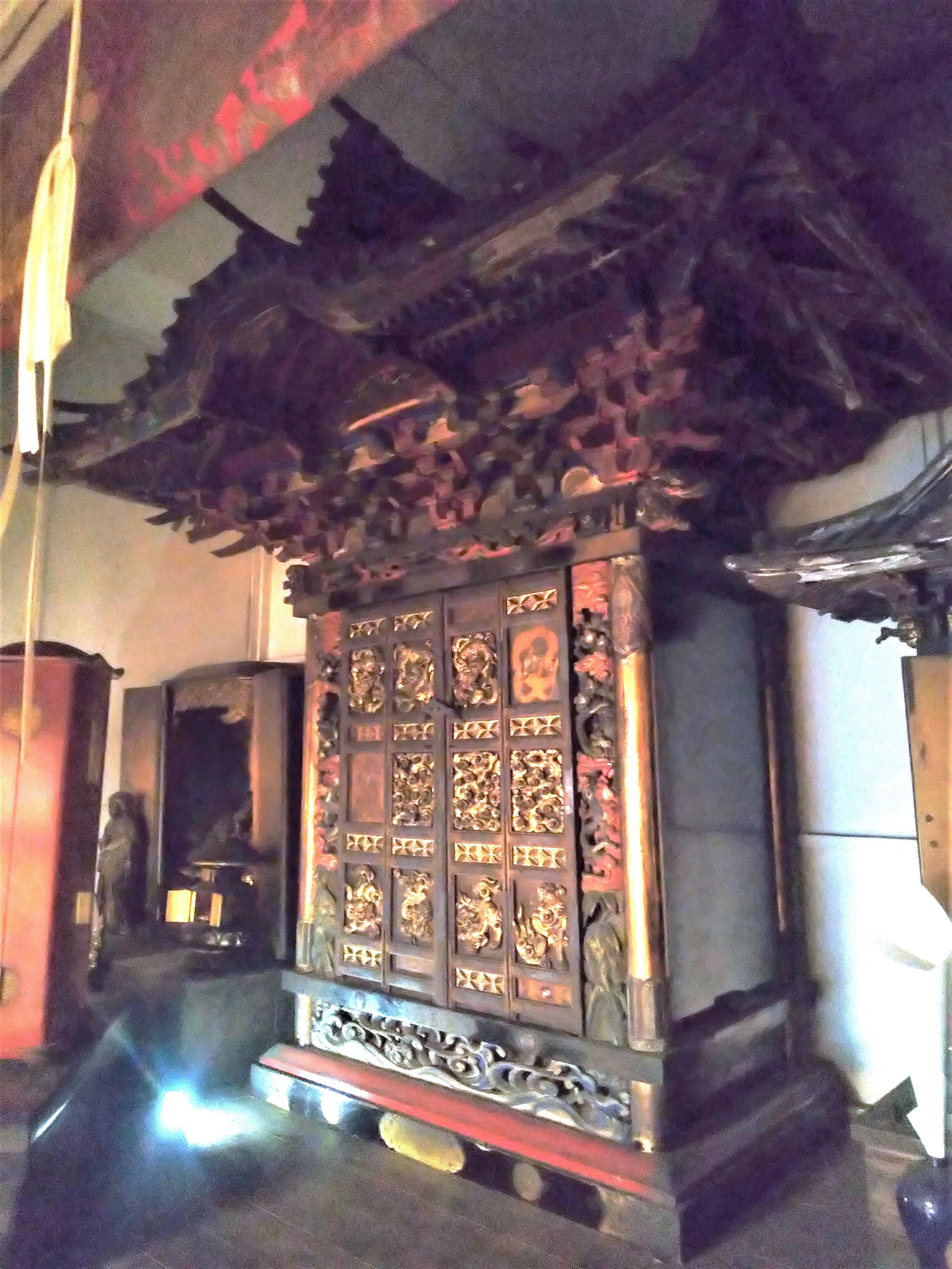 指定有形文化財　木造七面明神立像（彫刻）、木造七面明神立像宮殿（建造物）