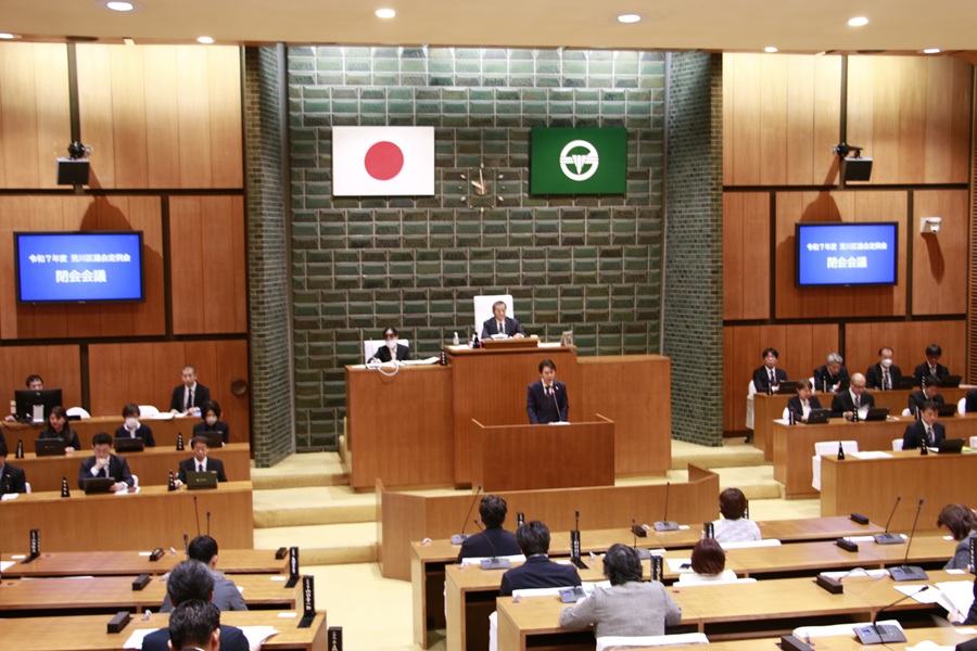 挨拶をする区長