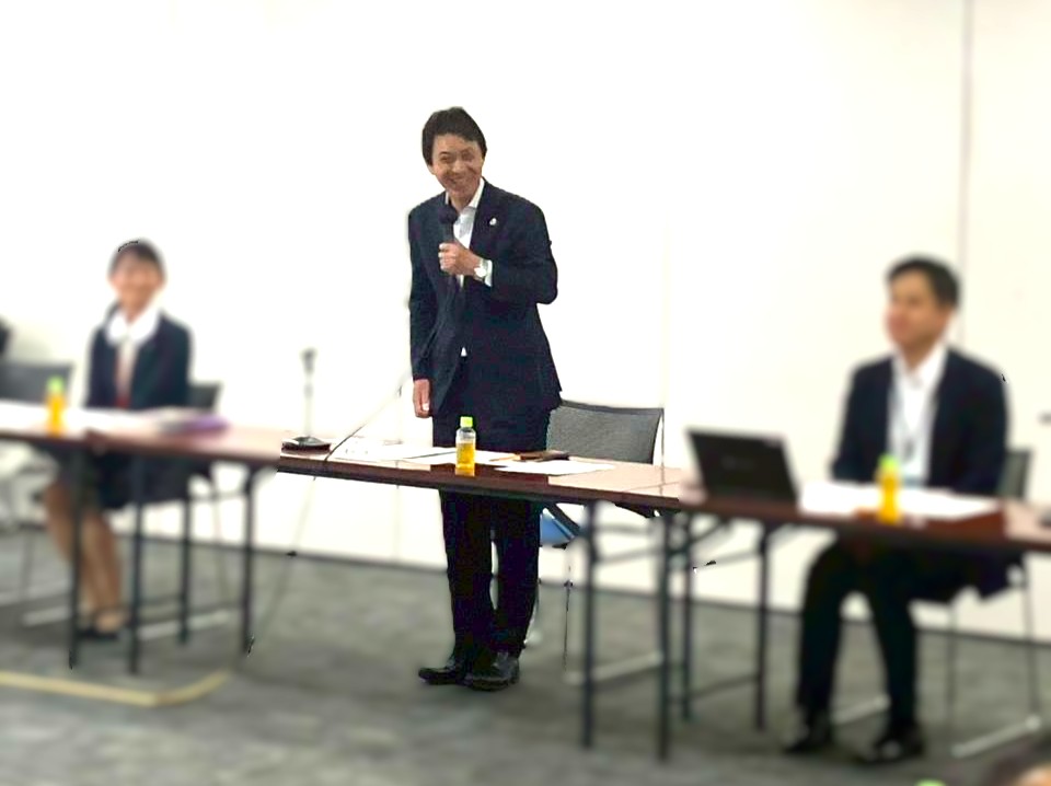 挨拶をする区長