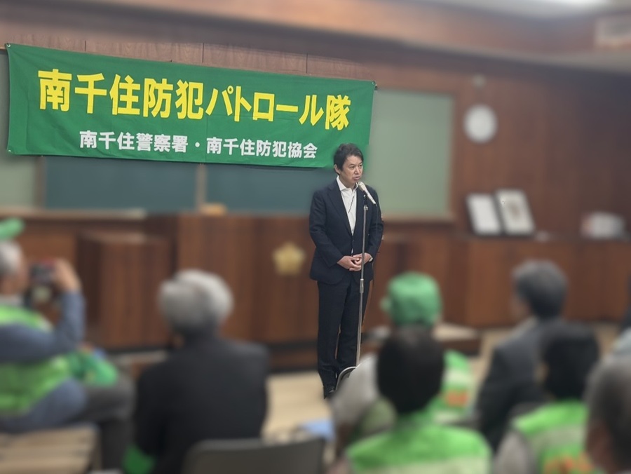 挨拶をする区長