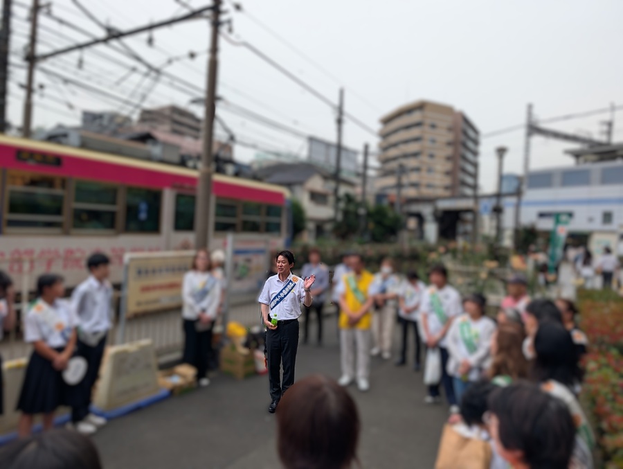 挨拶をする区長