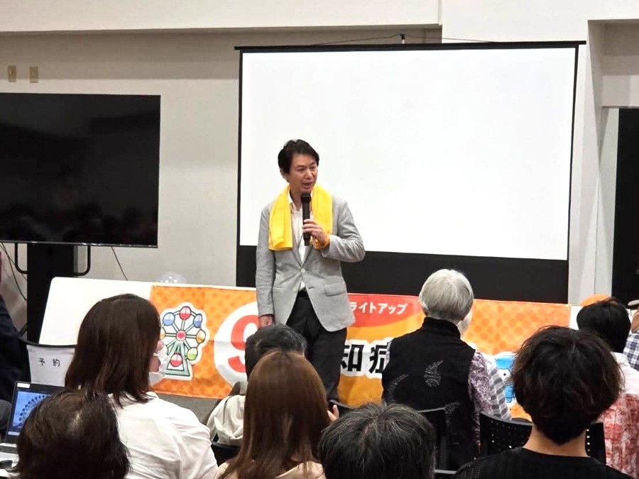 挨拶をする区長