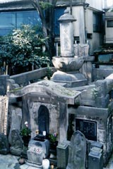 新吉原総霊塔